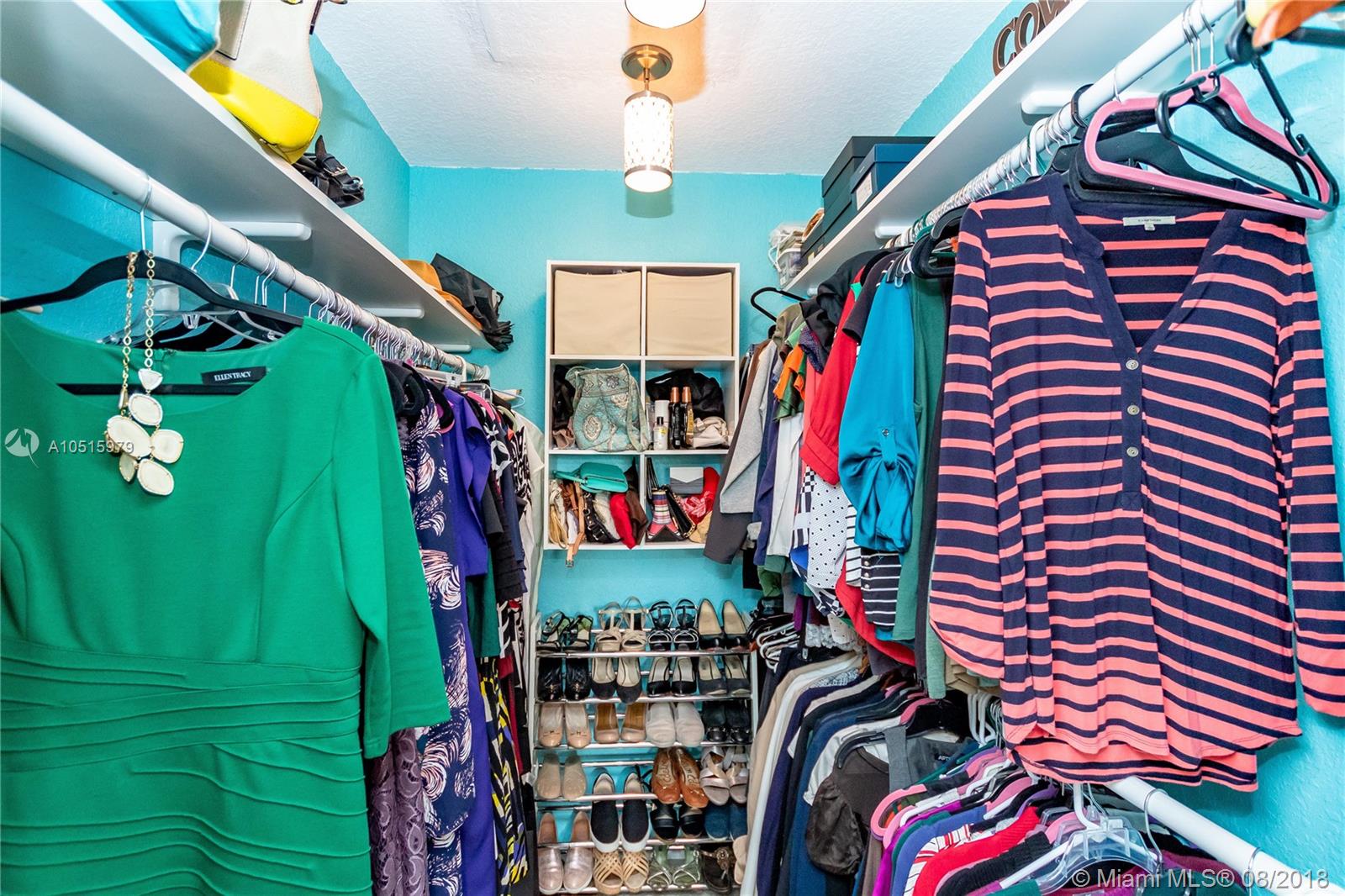 COUNTRY CLUB ESTATES SEC - Residential