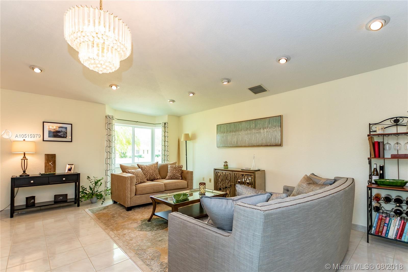 COUNTRY CLUB ESTATES SEC - Residential