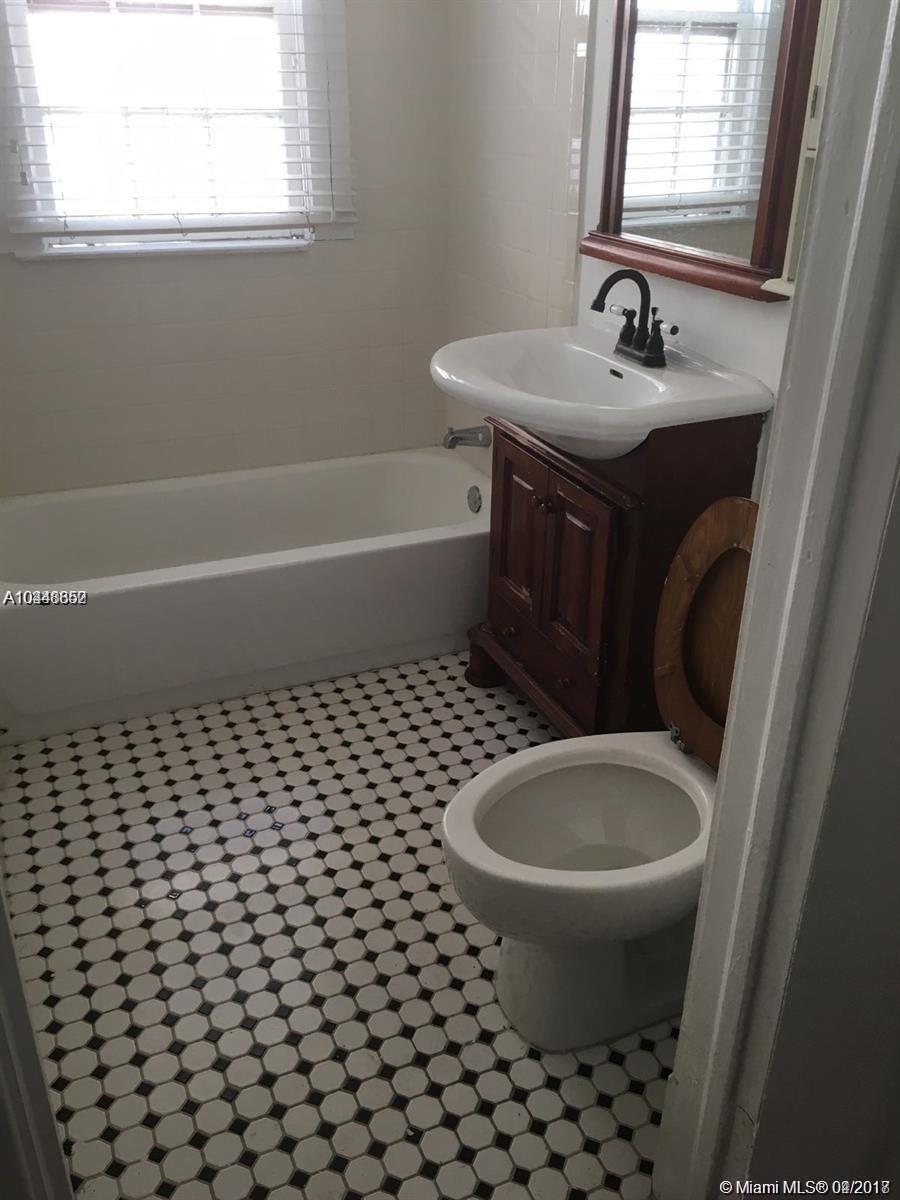 HOLLYWOOD - Residential