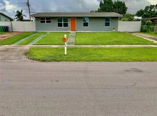 11525 SW 187TH TER, MIAMI, FL 33157 - Image 448c19abaf9d632f0fc9c58f930dd2db/1370804739