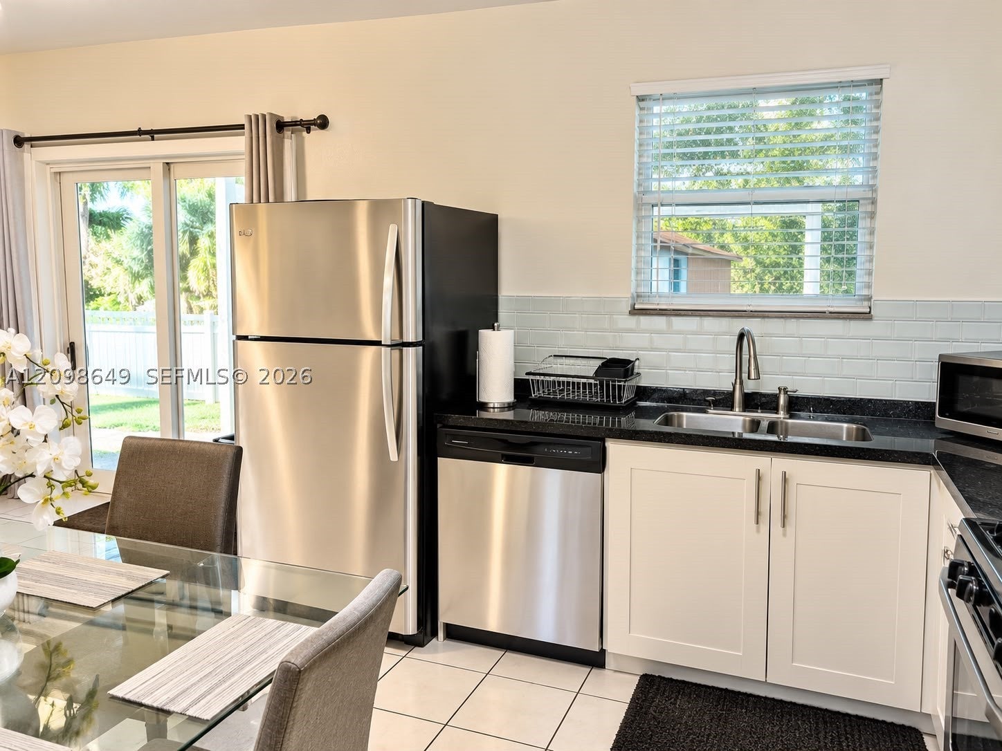 11525 SW 187th Ter, Miami, FL, 33157/$620,000 3 11525 SW 187th Ter