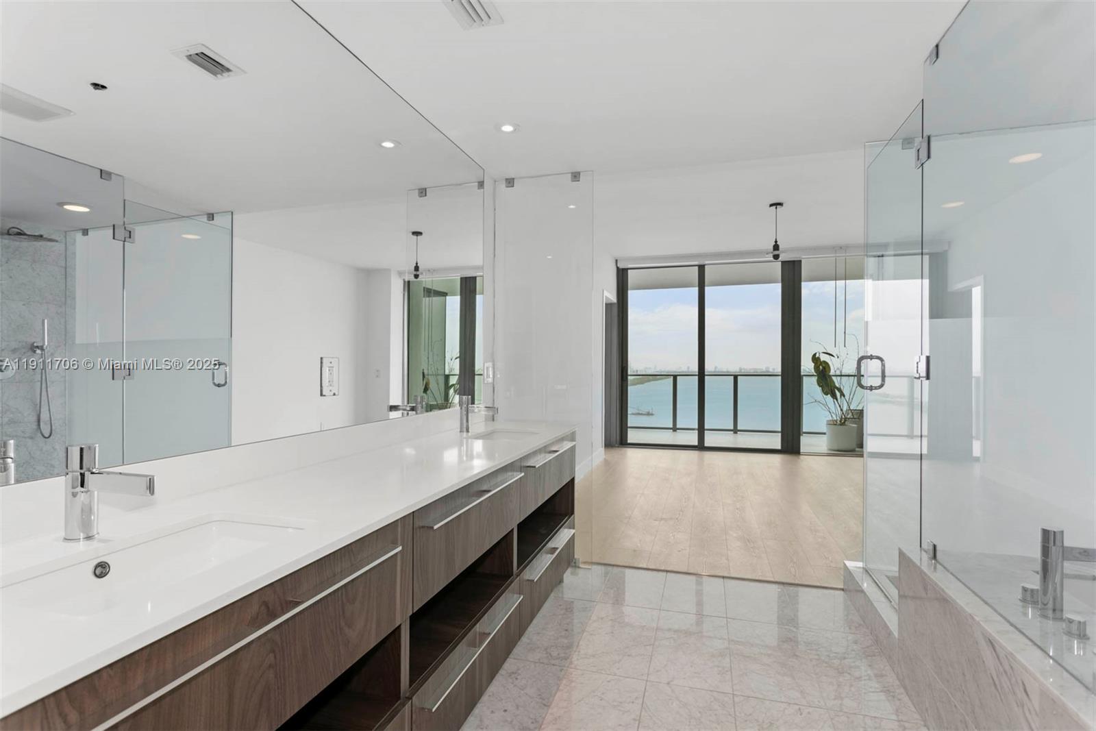 ONE PARAISO CONDO - Residential