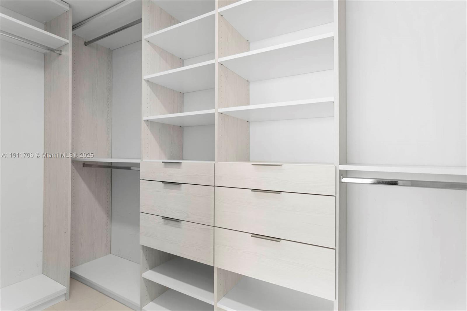 ONE PARAISO CONDO - Residential