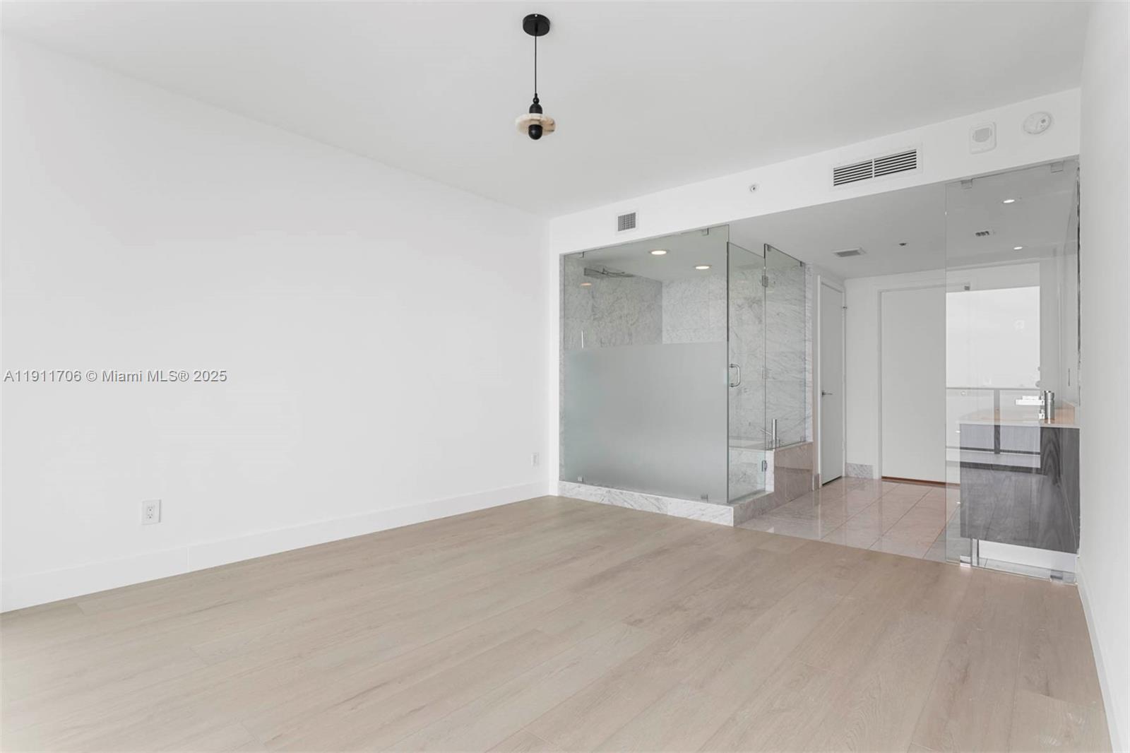 ONE PARAISO CONDO - Residential