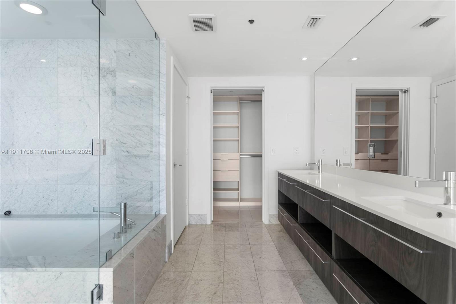 ONE PARAISO CONDO - Residential