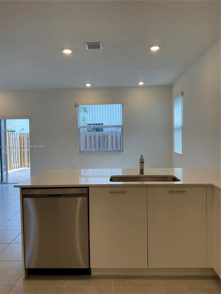 GOLF PARK SEC 1 - Residential Lease