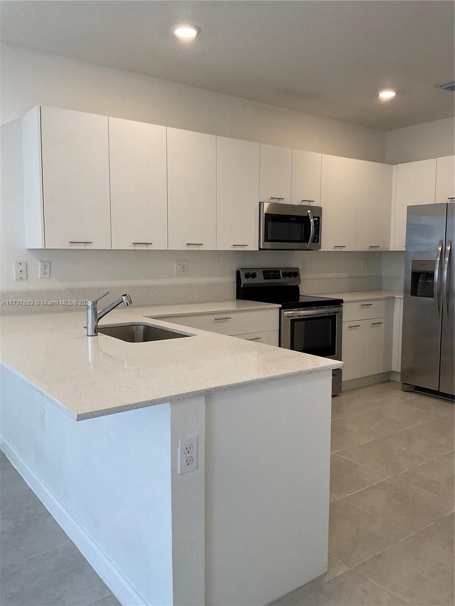 GOLF PARK SEC 1 - Residential Lease