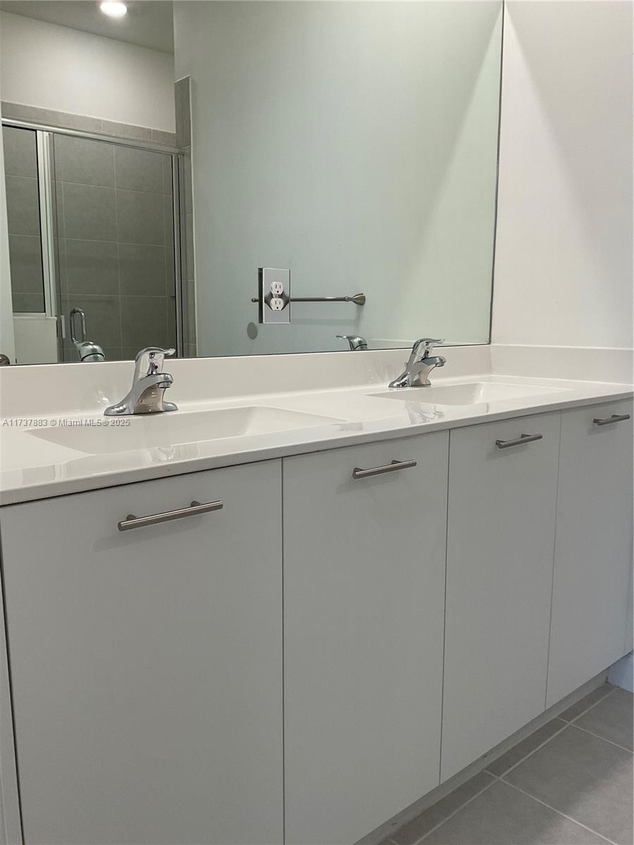 GOLF PARK SEC 1 - Residential Lease