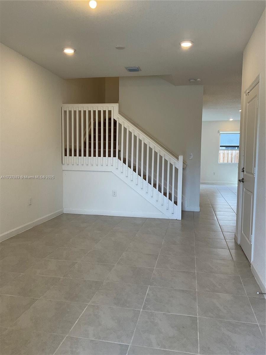 GOLF PARK SEC 1 - Residential Lease