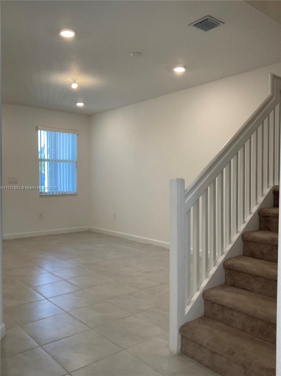 GOLF PARK SEC 1 - Residential Lease