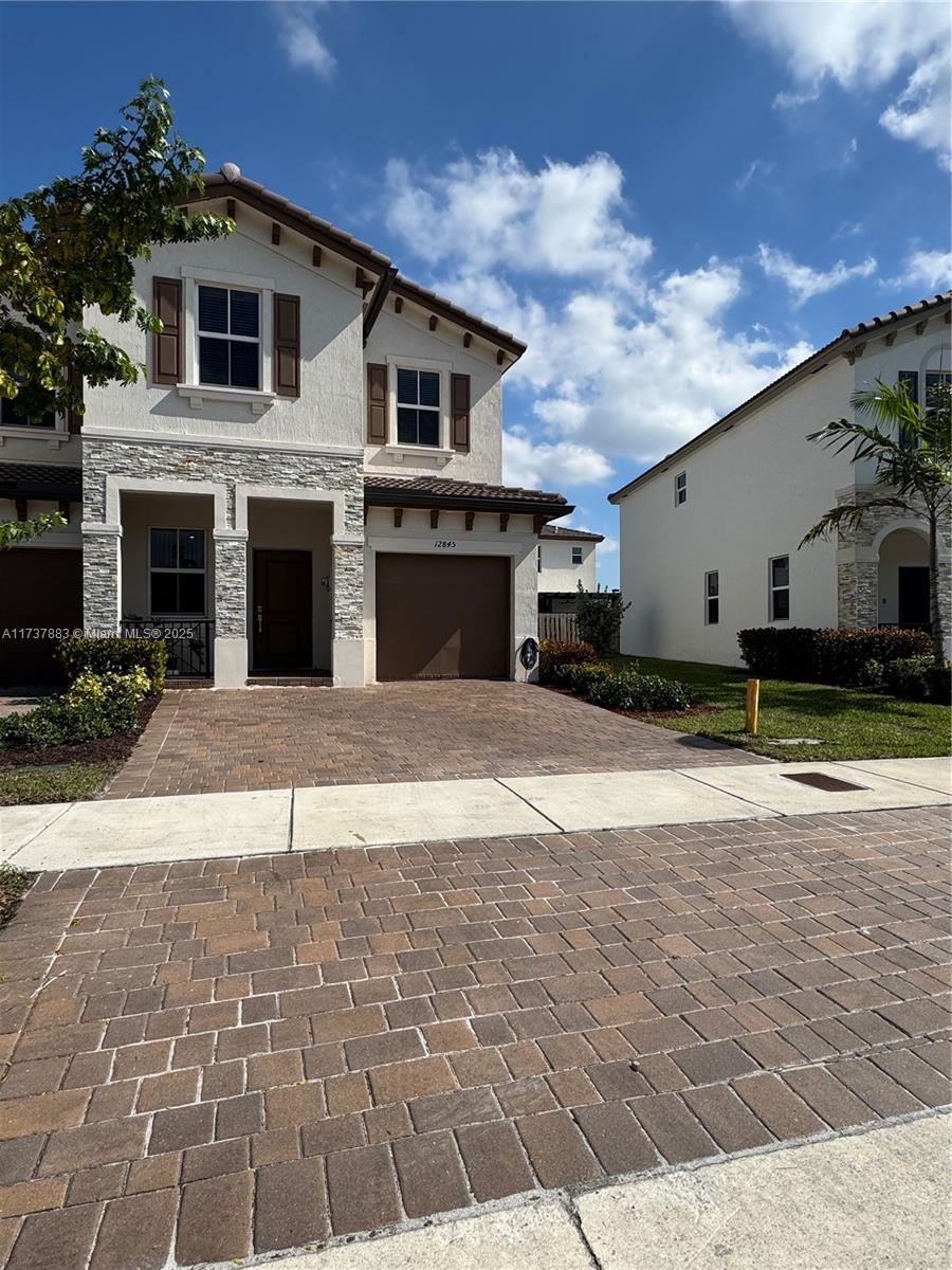 GOLF PARK SEC 1 - Residential Lease