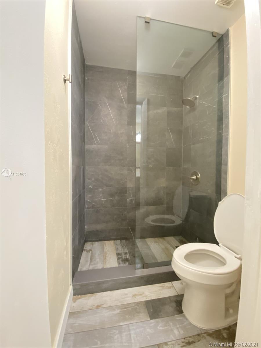 Back in the market!! 2/2 JUST REMODELLED IN ATLANTIC SPRINGS. NEW MASTER BATH, NEW TITLE FLOORS IN BEDROOMS, NEW APLIANCES, JUST PAINTED. READY TO MOVE, "A" RATED SCHOOLS, WASHER AND DRYER IN UNIT, WATER, SEWER AND TRASH INCLUDED IN THE RENT. **EASY TO SHOW** ON LOCKBOX.CALL LISTING AGENT.
NO Exception! As per association, all applicants over 18 years of age must have 620 Credit score, No Evictions and No Criminal record.