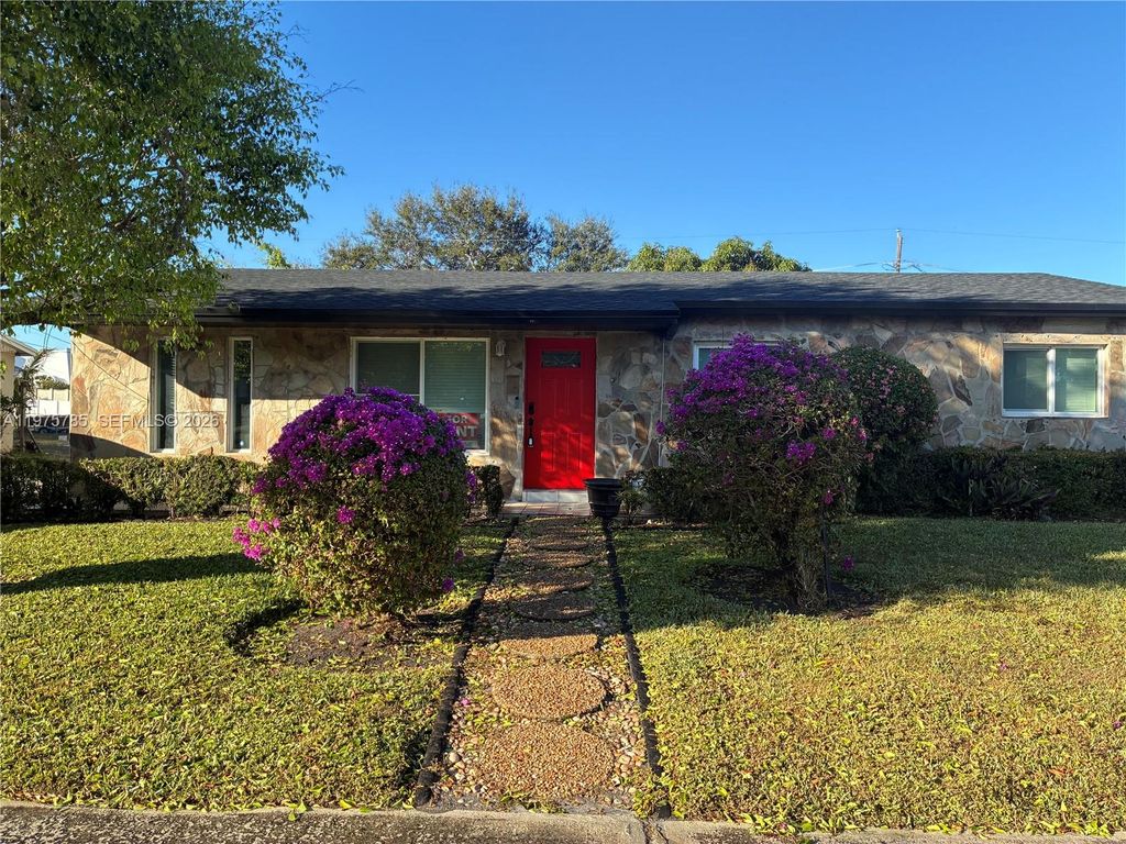 Photo of 365 NW 4th Ct, Deerfield Beach, FL 33441 (MLS # A11975785)