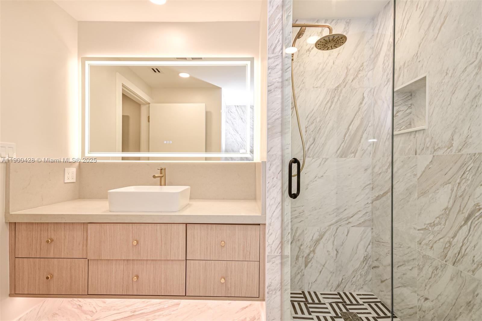 THE PALACE AT BAL HARBOUR - Residential