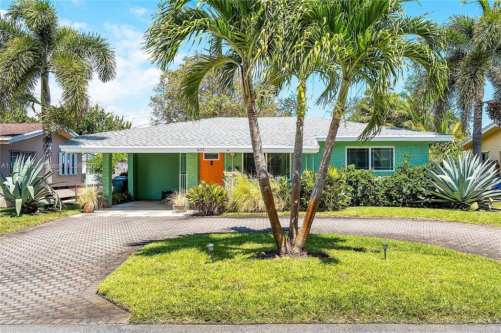 Photo of 655 NE 40th St, Oakland Park, FL 33334 (MLS # A11362372)