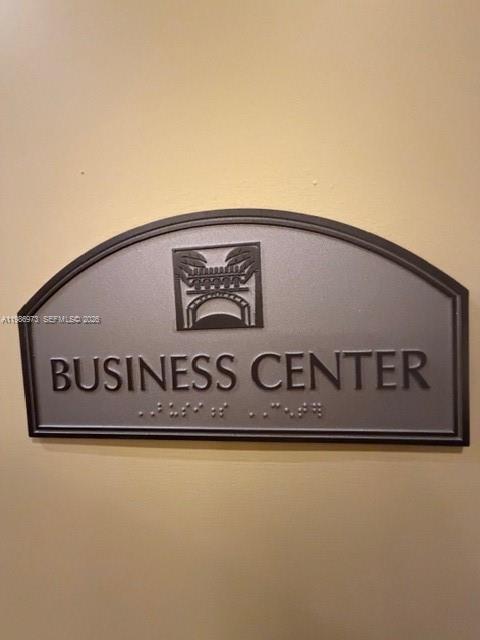 PUERTA DE PALMAS CONDO - Residential