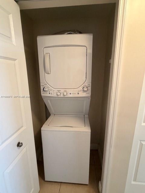 PUERTA DE PALMAS CONDO - Residential