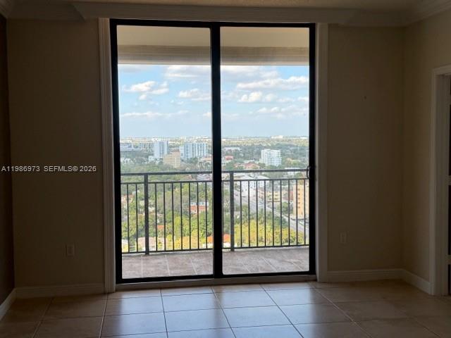 PUERTA DE PALMAS CONDO - Residential