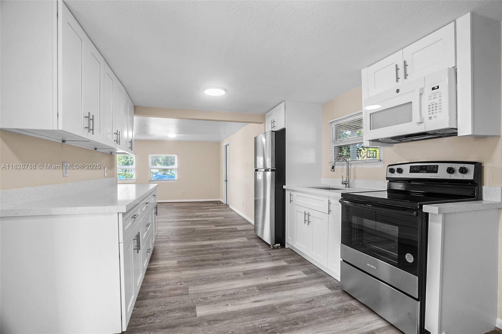 212 SW 11th St