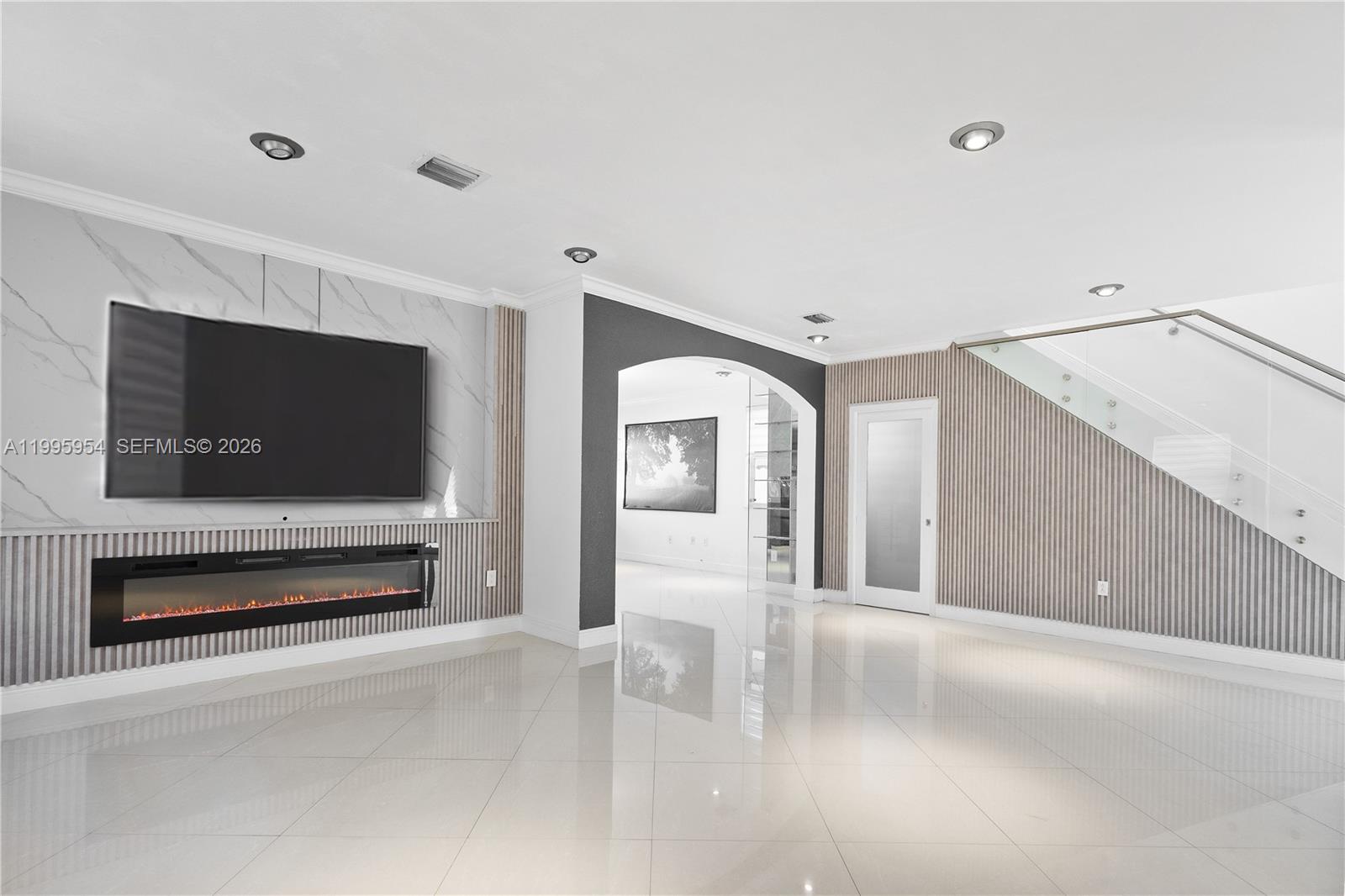 A B AT TAMIAMI TRAIL PHAS - Residential Lease