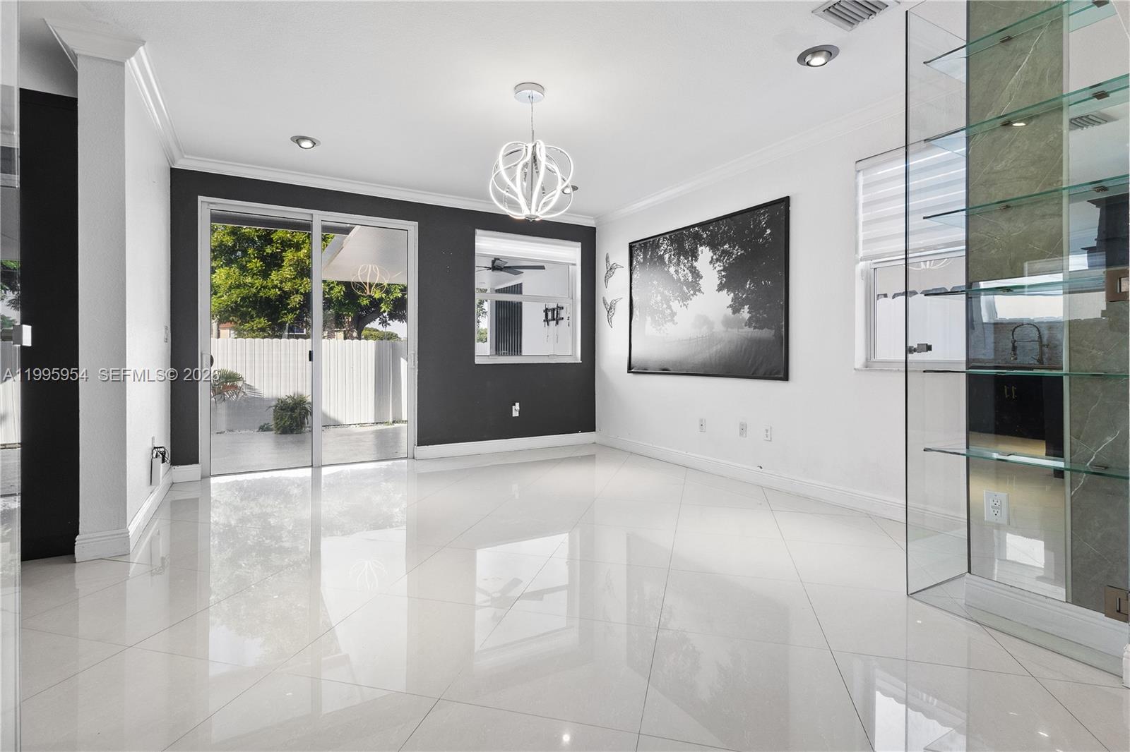 A B AT TAMIAMI TRAIL PHAS - Residential Lease