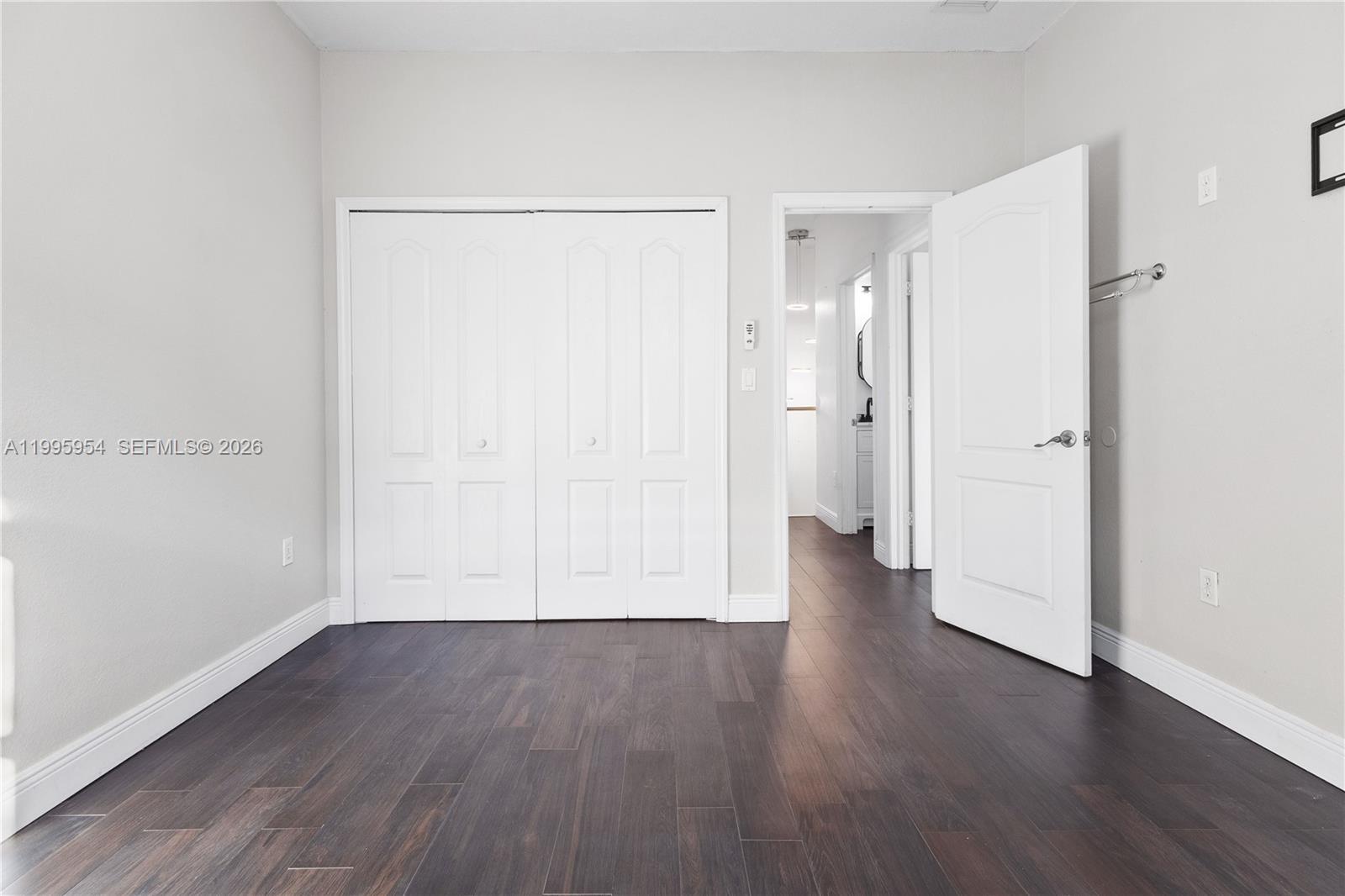 A B AT TAMIAMI TRAIL PHAS - Residential Lease