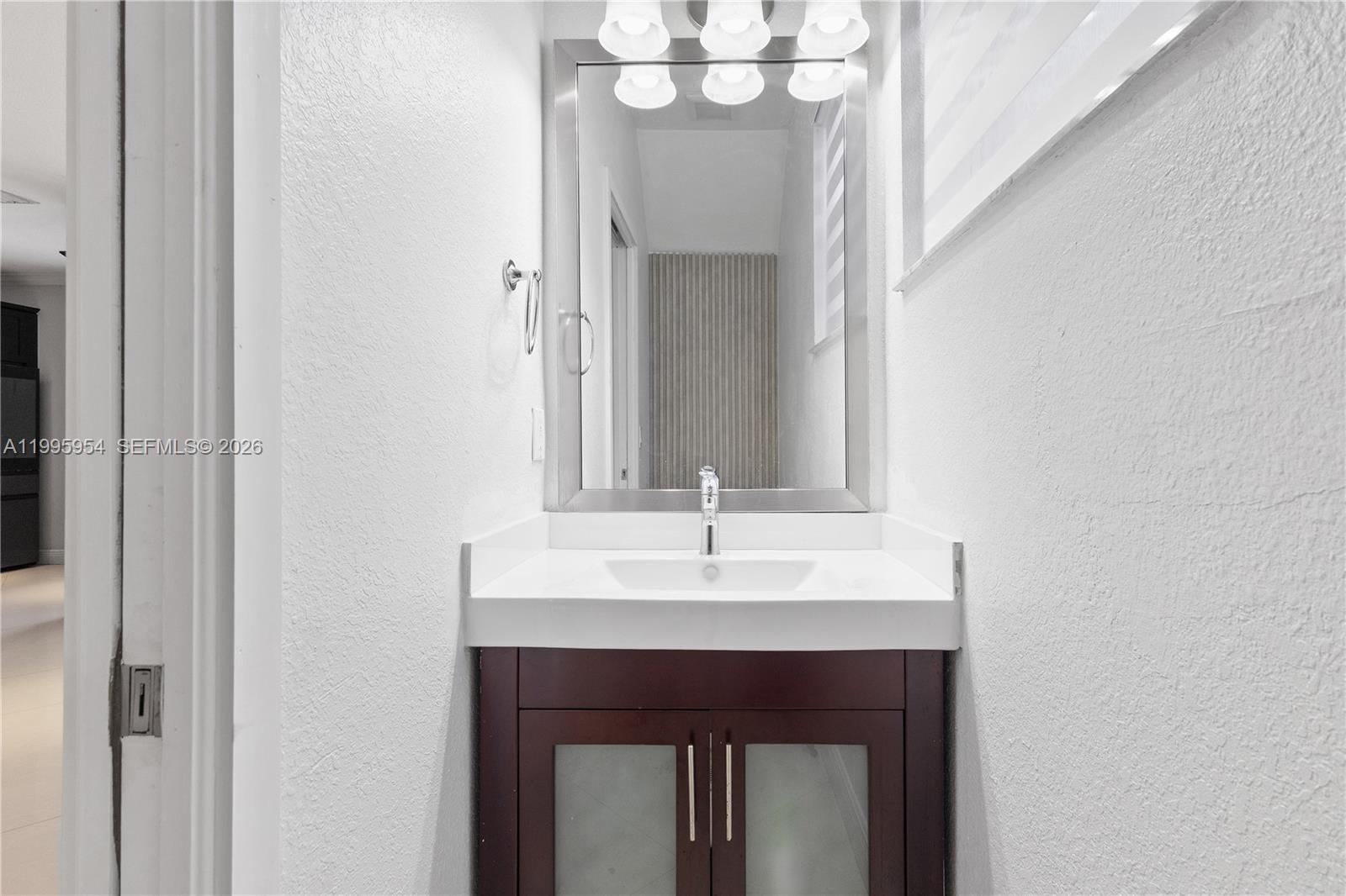 A B AT TAMIAMI TRAIL PHAS - Residential Lease