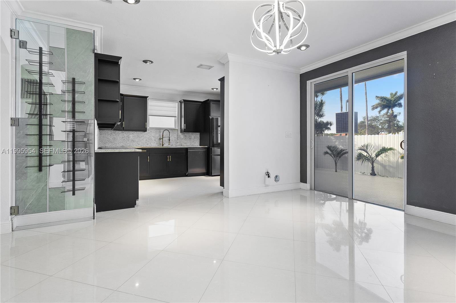 A B AT TAMIAMI TRAIL PHAS - Residential Lease