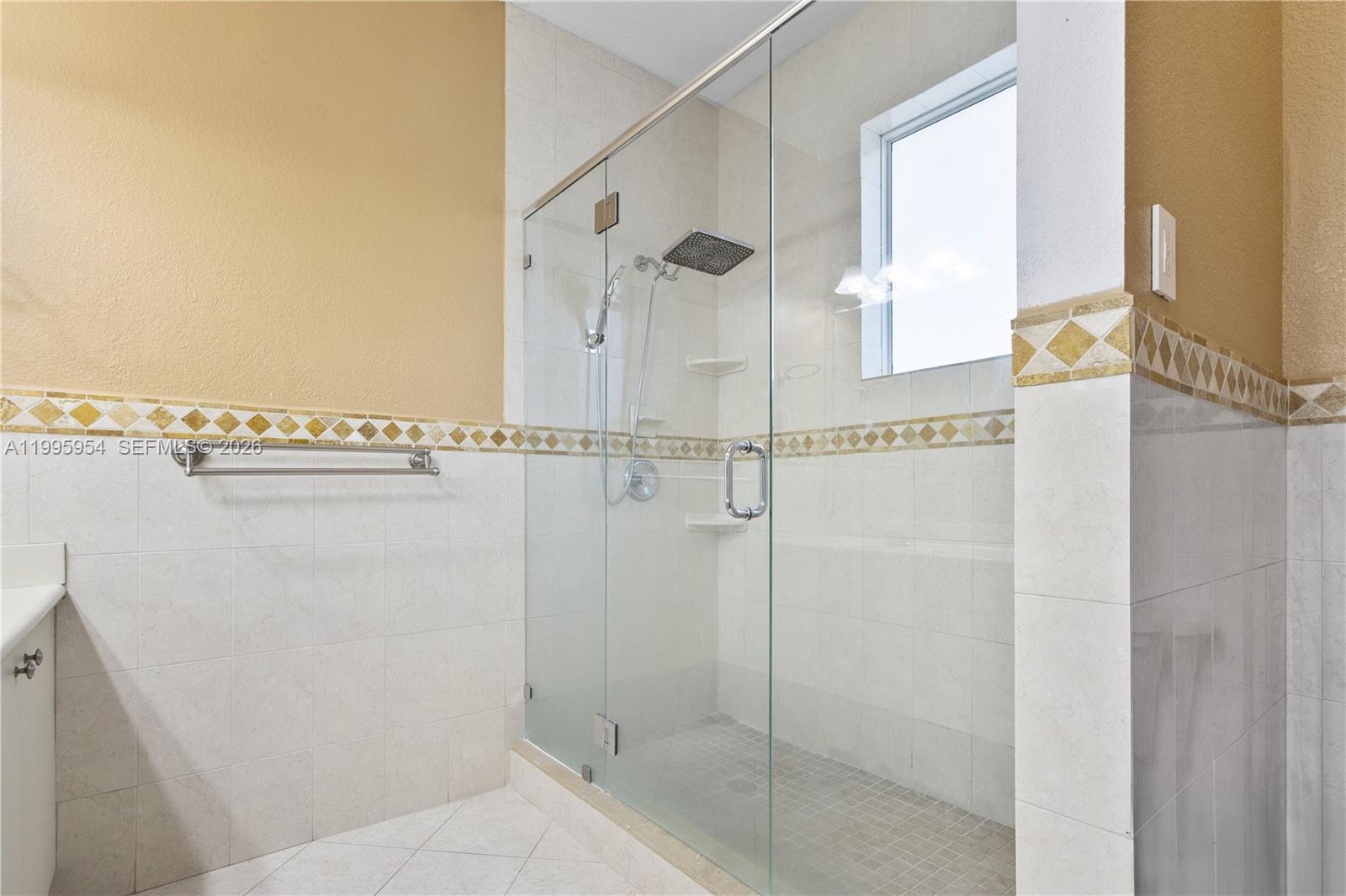 A B AT TAMIAMI TRAIL PHAS - Residential Lease