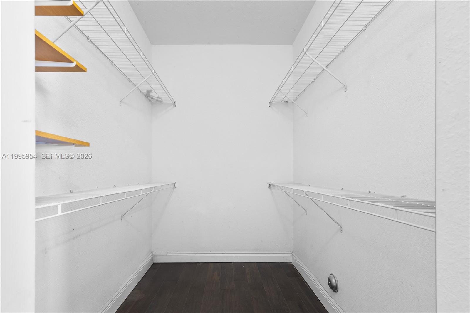 A B AT TAMIAMI TRAIL PHAS - Residential Lease