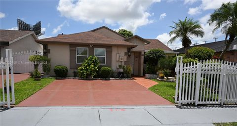 18325 SW 114th Ct Miami FL 33157