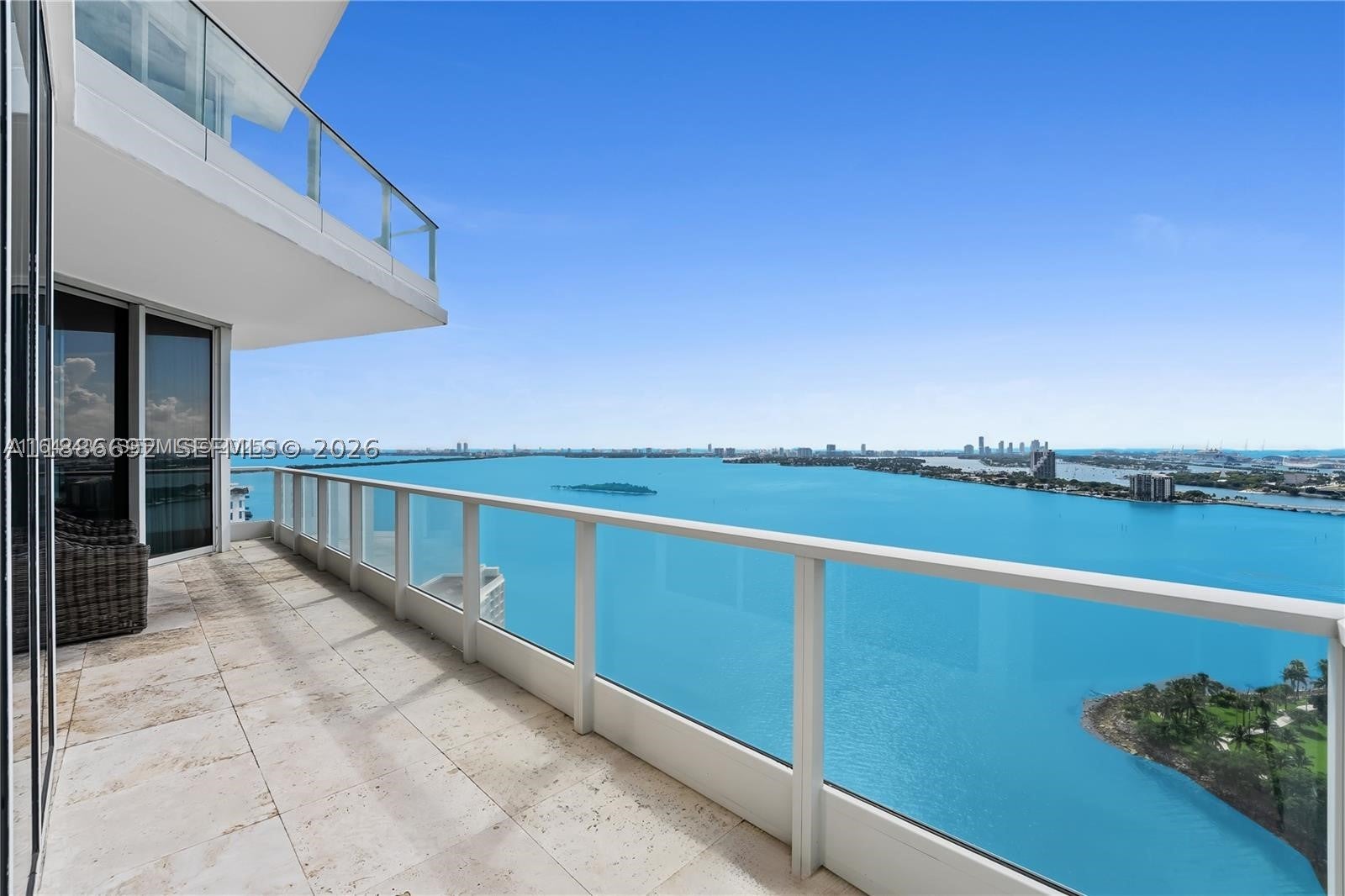 2020 N Bayshore Dr 2702