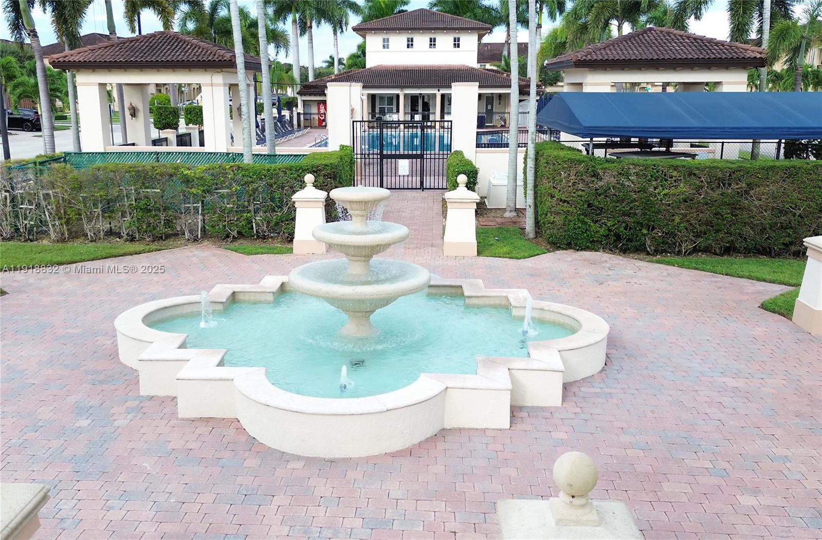 COURTS AT TUSCANY - Residential