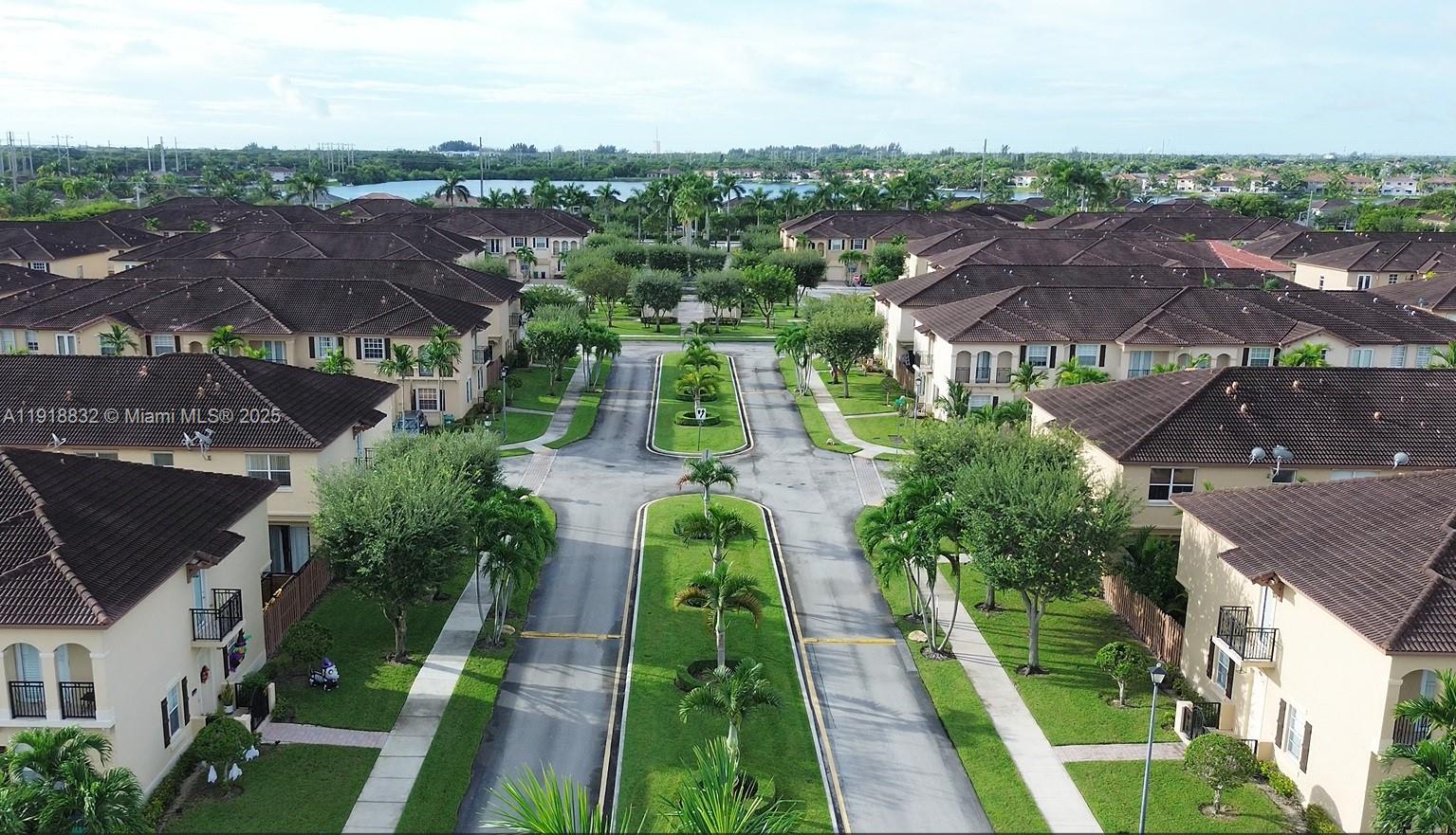 COURTS AT TUSCANY - Residential