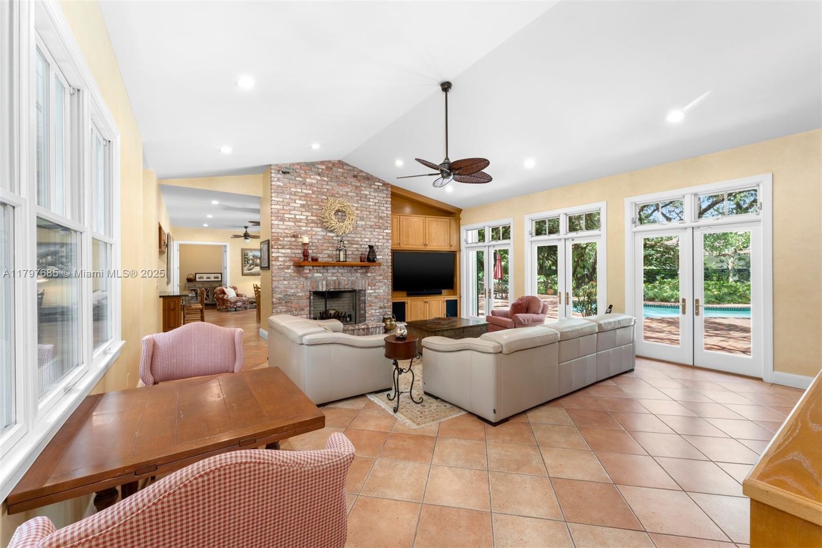 Ponce Davis - Residential