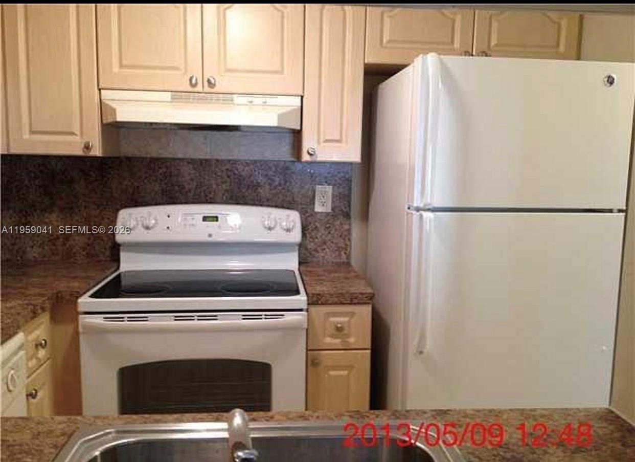 GOLFVIEW CL FONTAINBL PK - Residential Lease