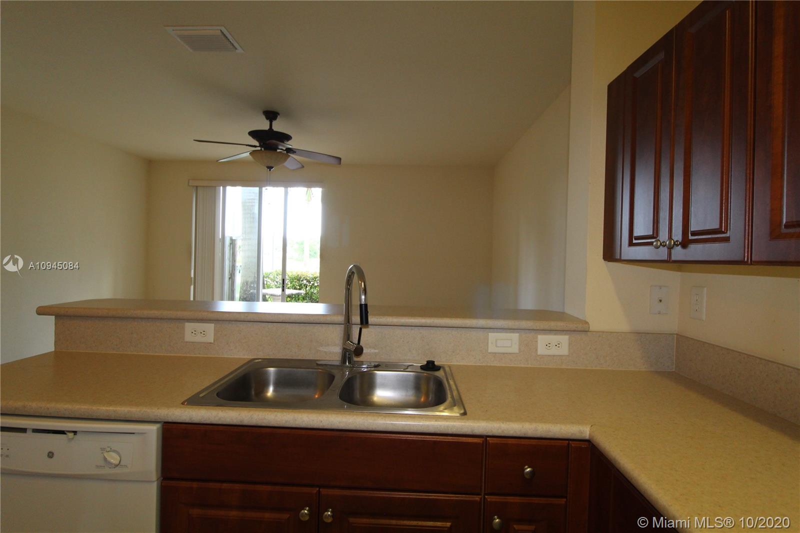 FIJI CONDO NO 3 - Residential