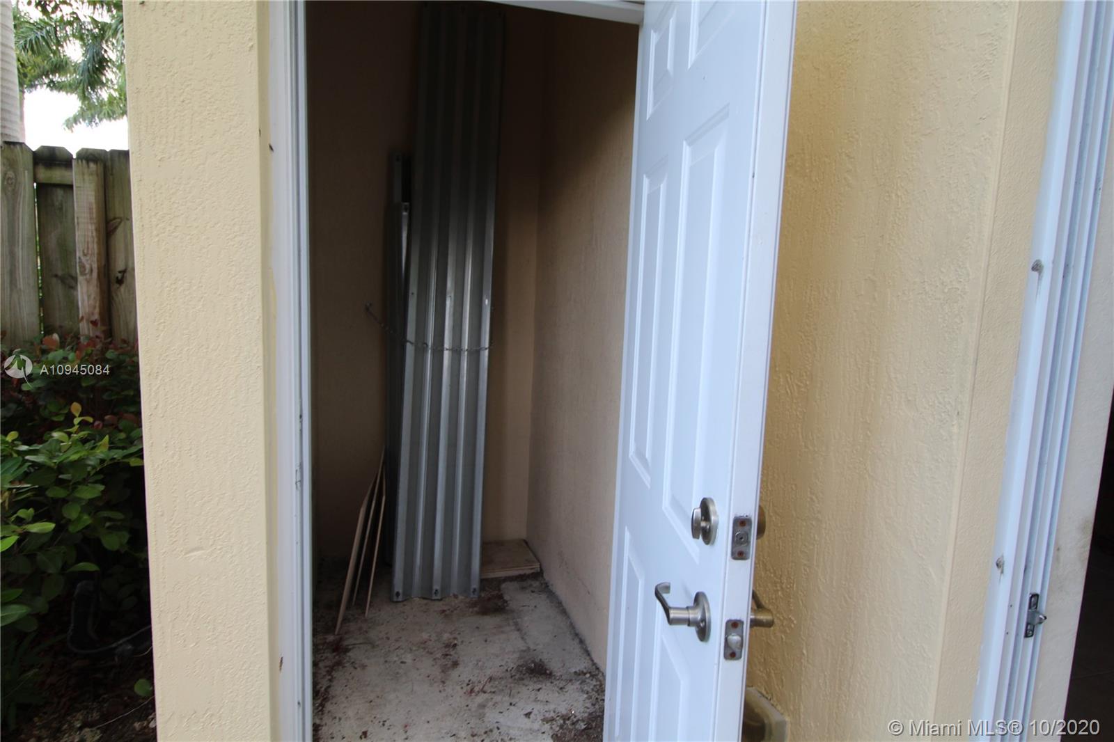 FIJI CONDO NO 3 - Residential