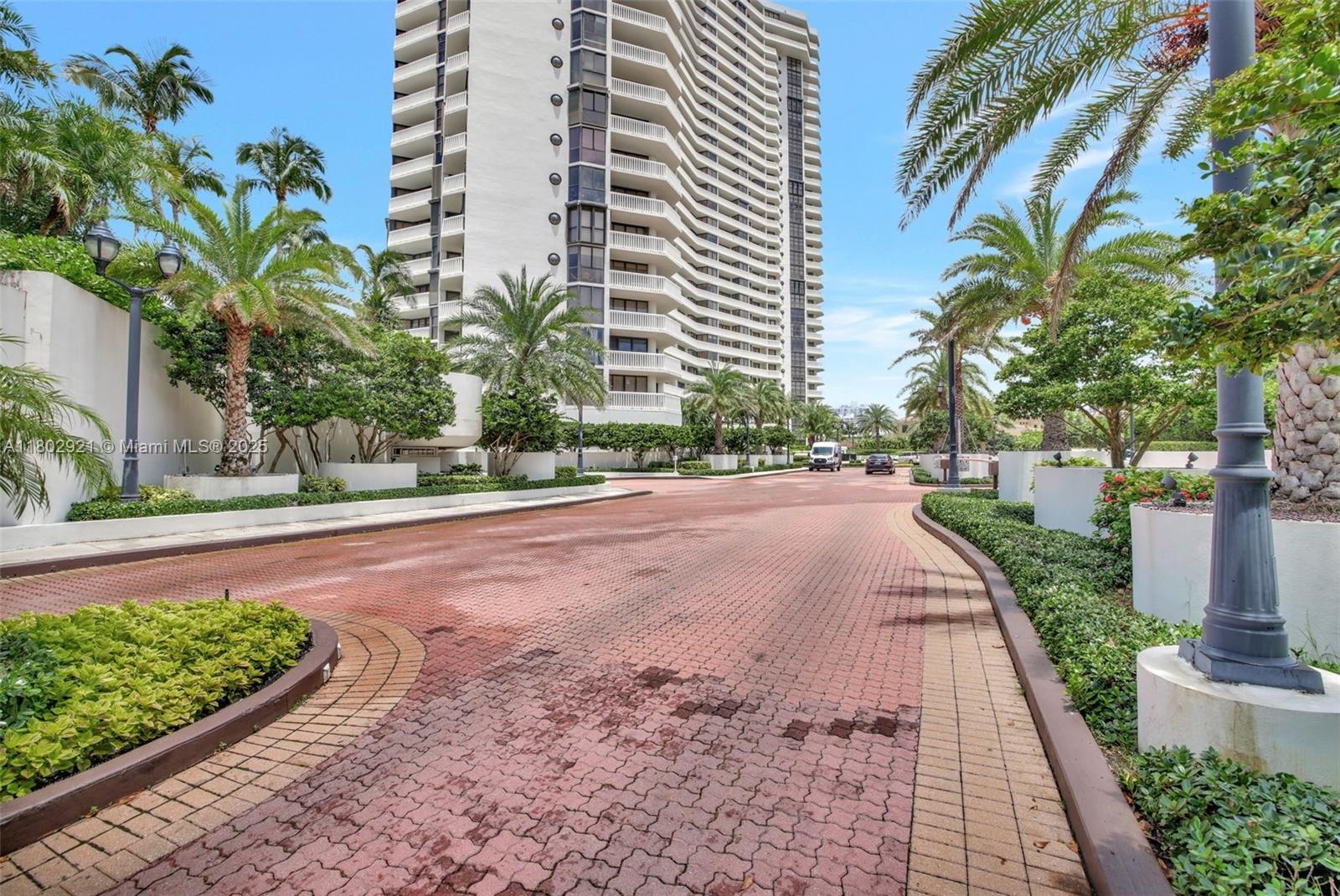 WILLIAMS ISLAND - Residential