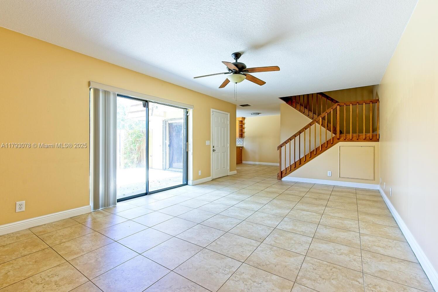 2585 Garden Ct