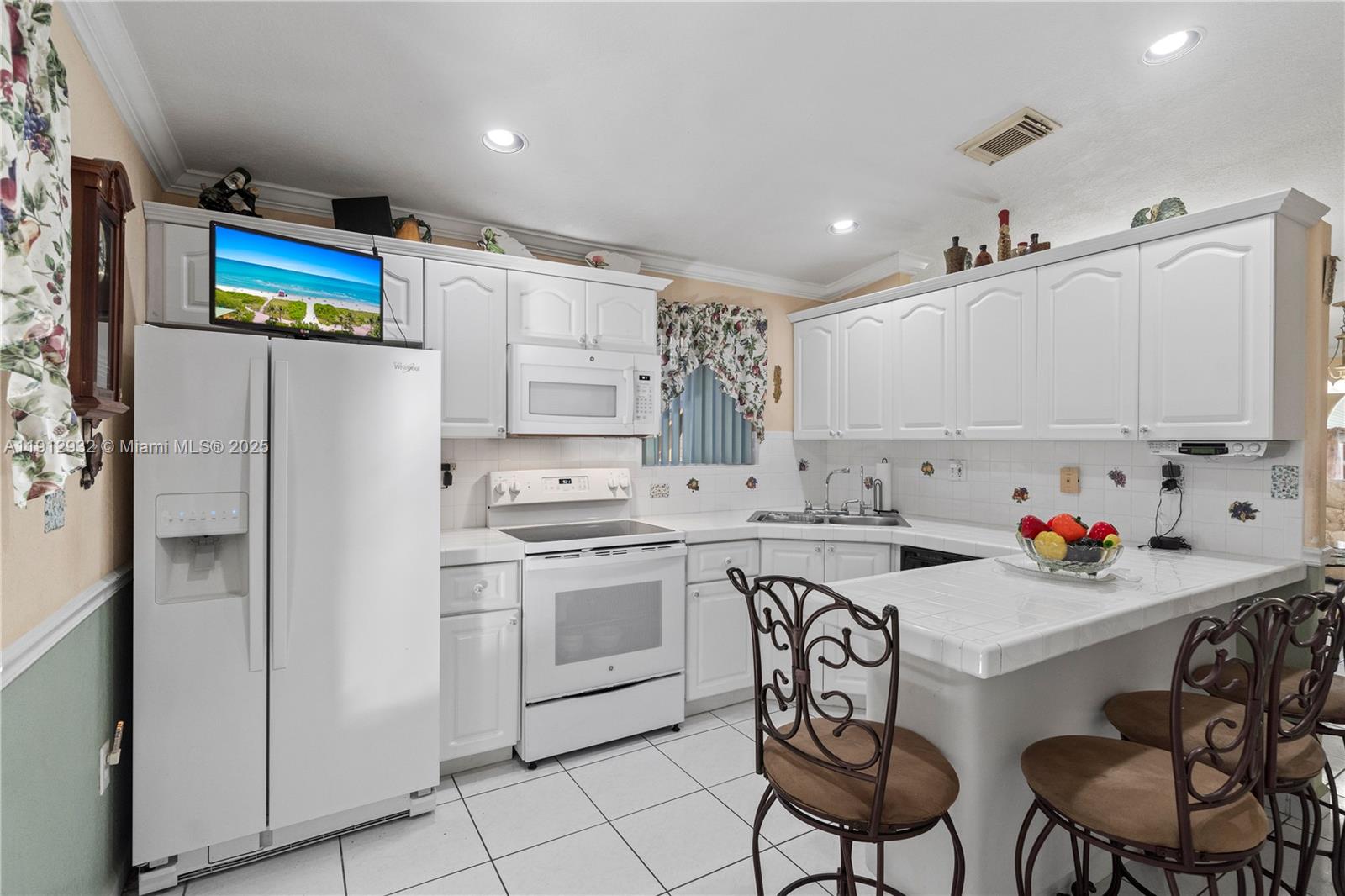 WESTVIEW VILLAS II CONDO - Residential