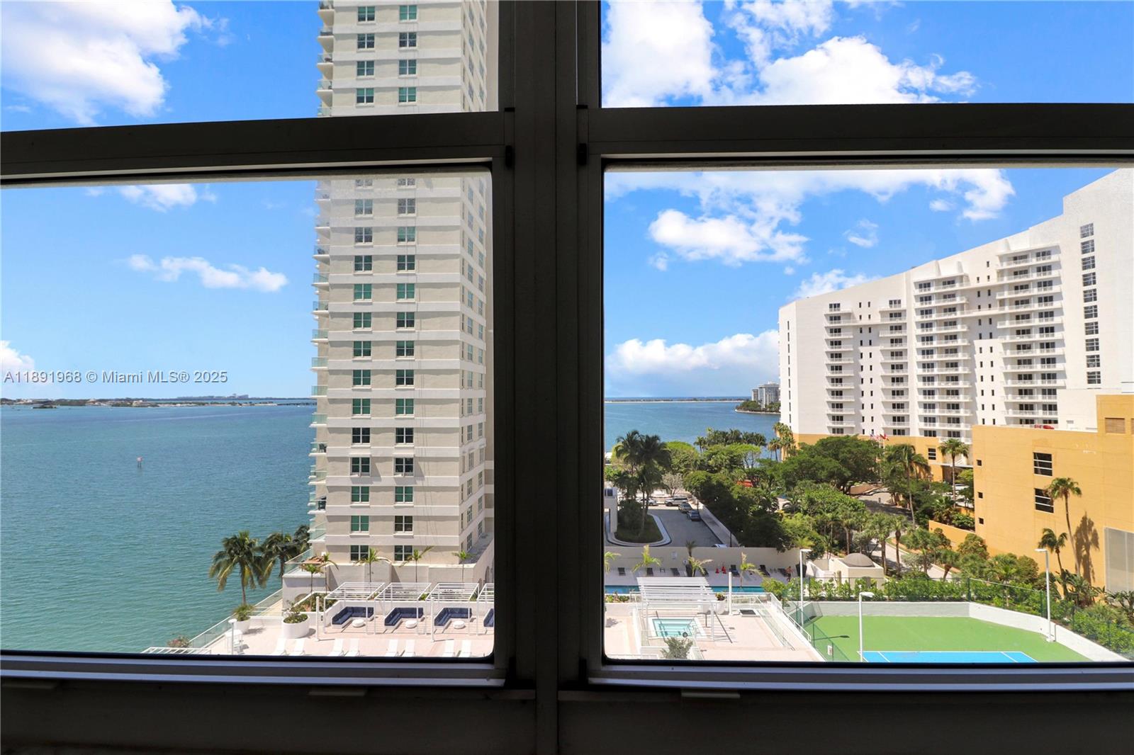 ISOLA CONDO - Residential