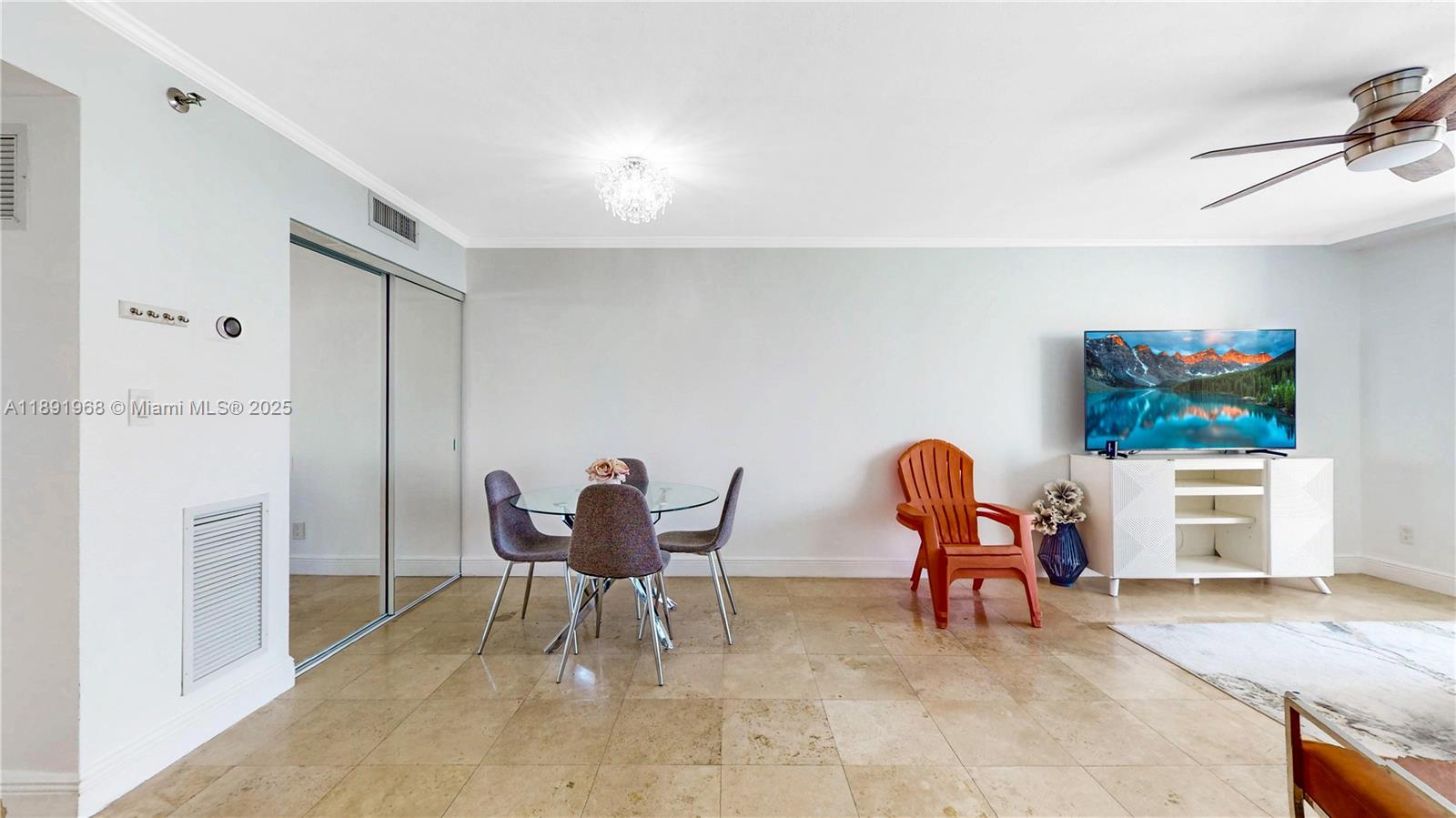 ISOLA CONDO - Residential