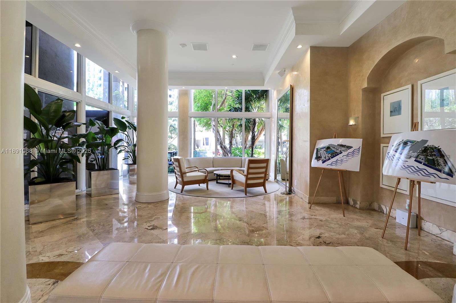 ISOLA CONDO - Residential