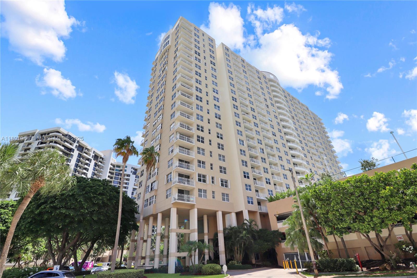 ISOLA CONDO - Residential