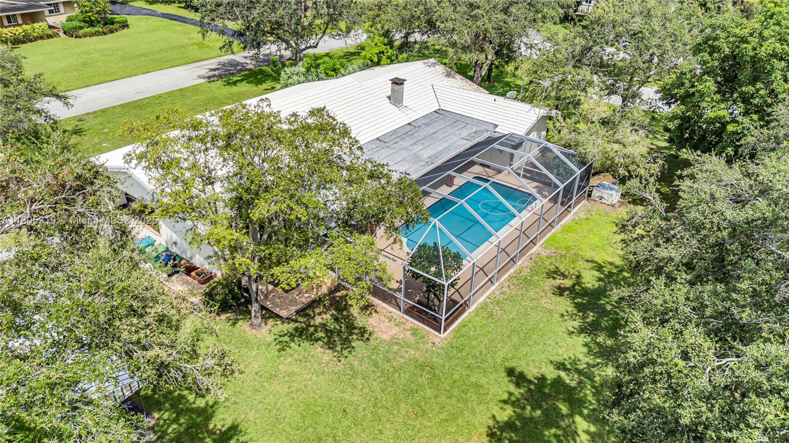 Rental Property at 14921 Sw 72nd Ct, Palmetto Bay, Miami-Dade County, Florida - Bedrooms: 4 
Bathrooms: 2  - $4,800 MO.