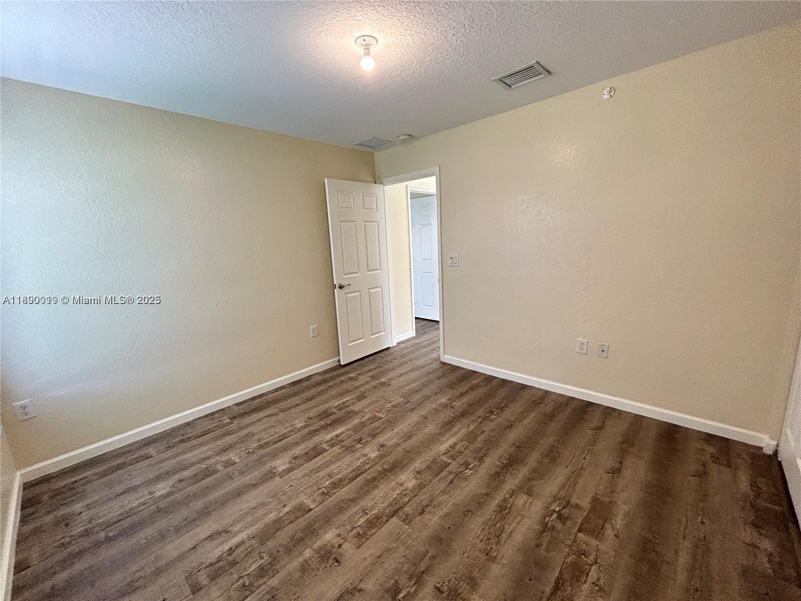 MINI ASSEMBLAGE PUD 1 - Residential Lease