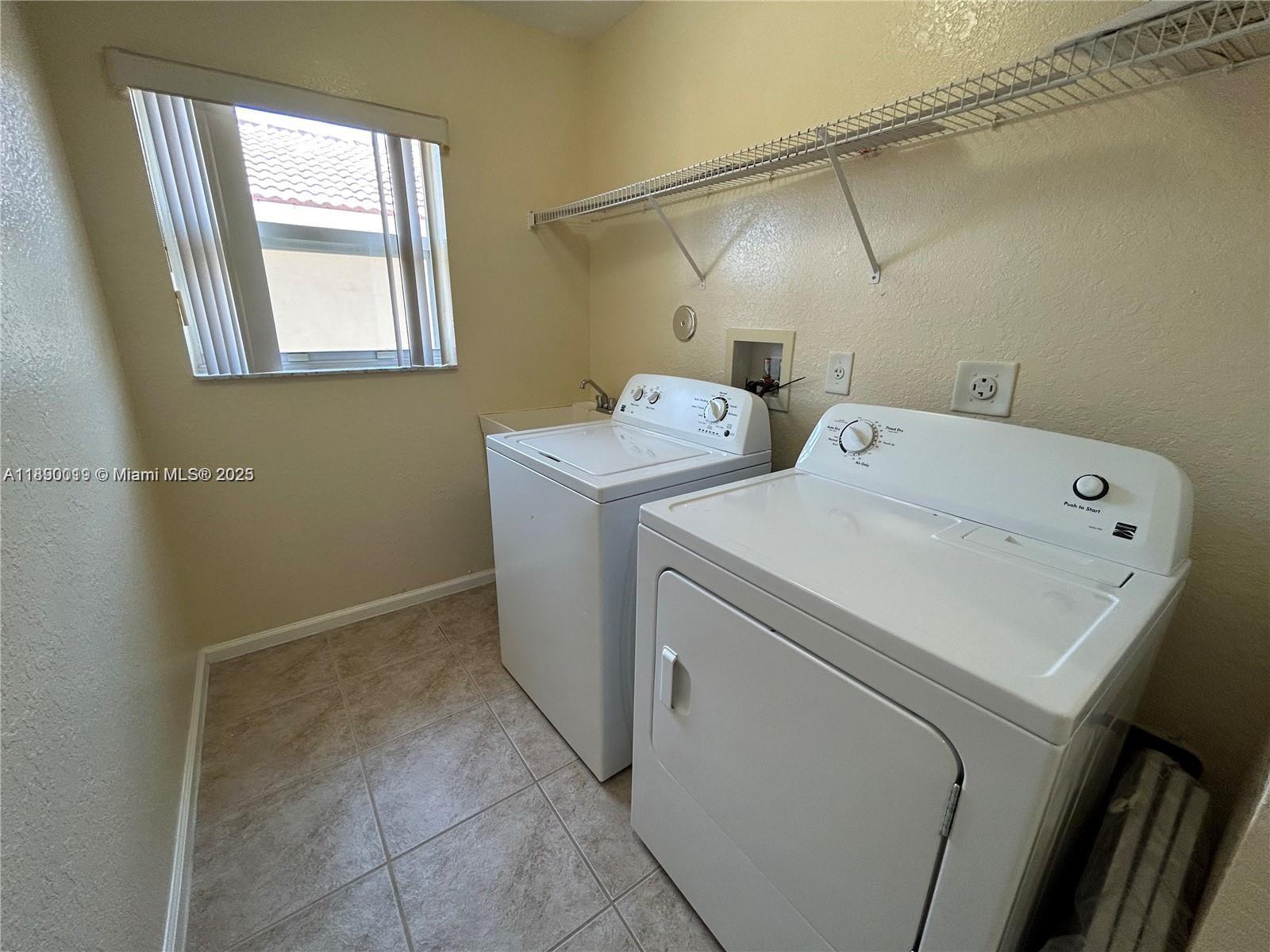 MINI ASSEMBLAGE PUD 1 - Residential Lease