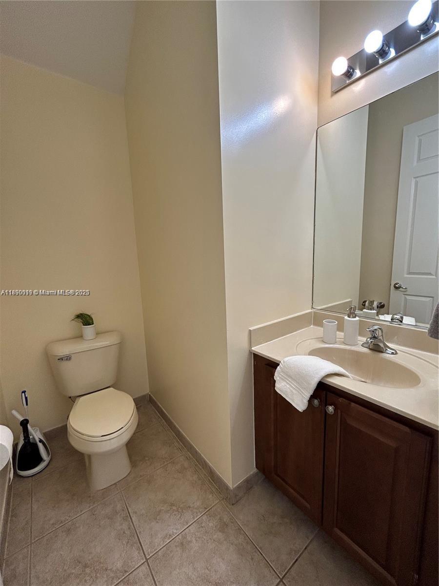 MINI ASSEMBLAGE PUD 1 - Residential Lease