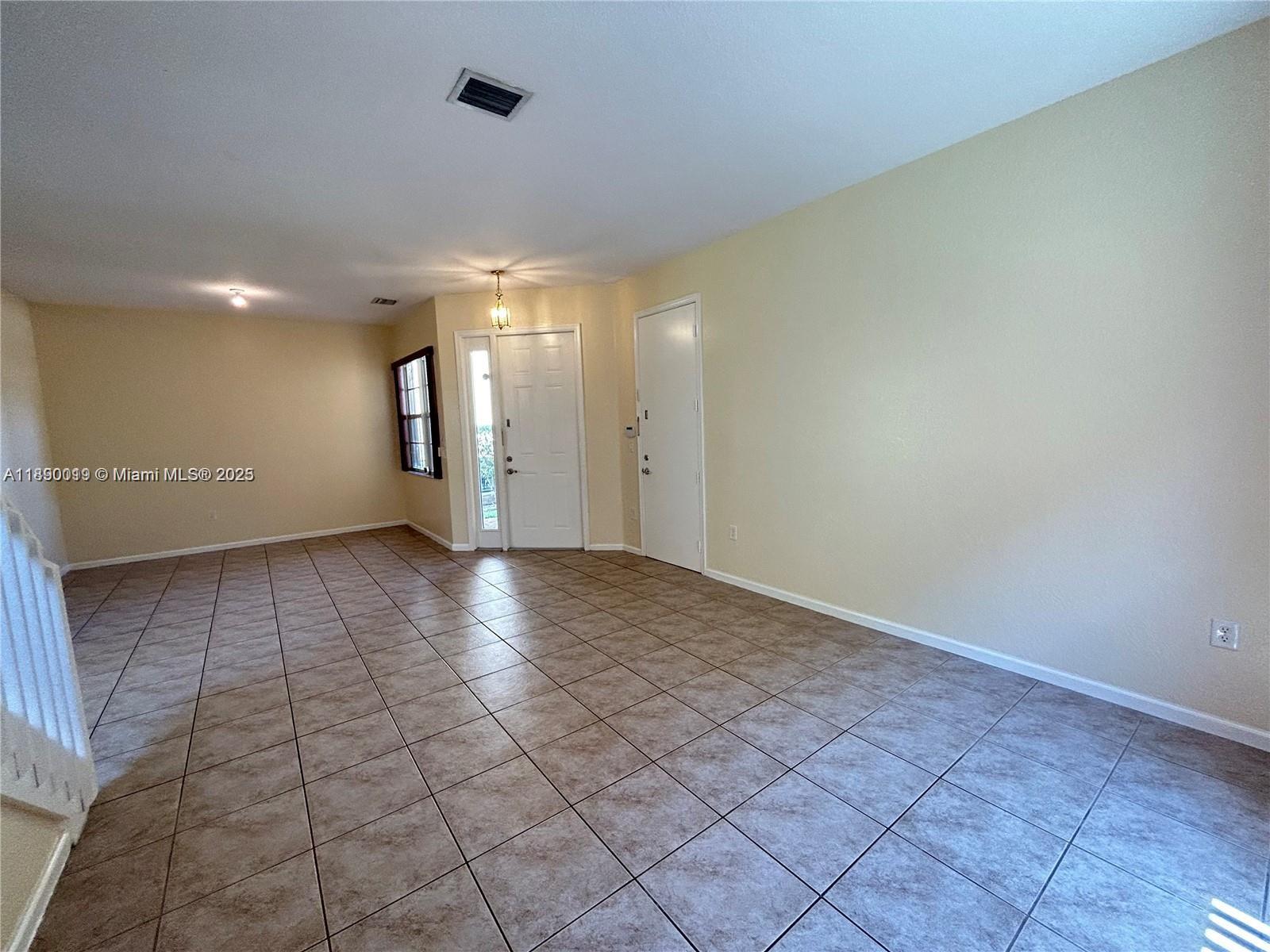 MINI ASSEMBLAGE PUD 1 - Residential Lease